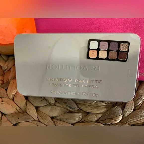 3 Piece Make-Up Set. Revolution Eye Shadow Palette, Ciate Setting Powder & Bag - Picture 7 of 10